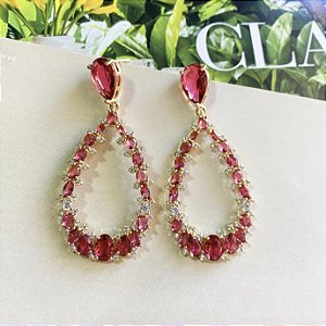 Brinco gota vazada cravejada em zircônias
