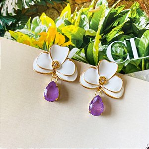 Brinco orquídea resinada e gota pedra fusion