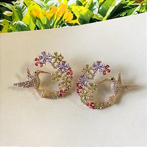 Brinco mandala beija flor cravejada