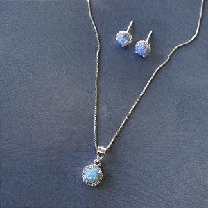 Conjunto opalina cravejado em zircônias