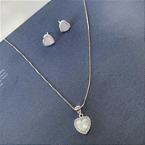 Conjunto coração em madrepérola cravejado