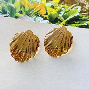 Brinco Concha Liso Banho Ouro Feminino