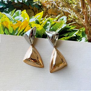 Brinco Triangular Banho Ouro e Ródio Branco