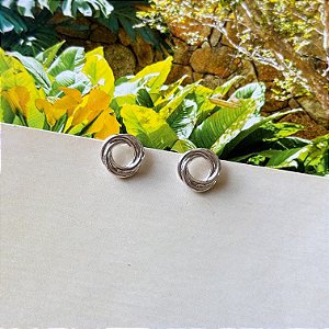 Brinco Redondo Torcido Banho Ródio Branco