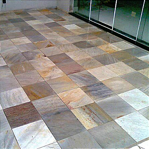 Pedra São Tomé Serrada Tipo exportação - 30 X 30cm m²
