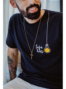 CAMISETA SEJA LUZ