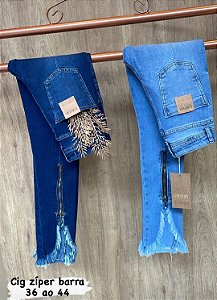 Calça Jeans Cigarrete com zíper na barra