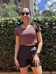 Cropped com manga marrom