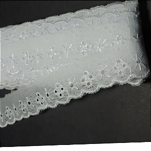 Bordado Inglês 2,5cm com 13,71 Metros Ref.249 Branco