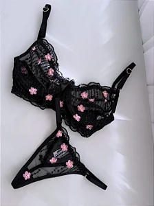 Conjunto Flower Bordado