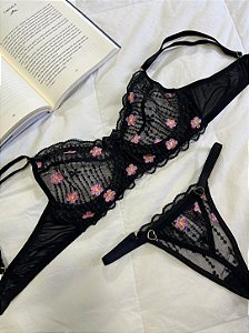 Conjunto Flower Bordado