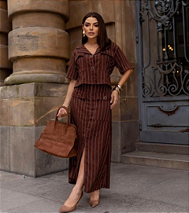 Conjunto com saia risca de giz