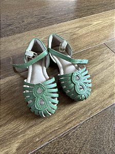 Sandalia couro verde - tamanho 20