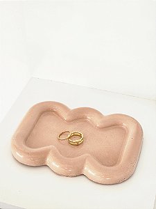 Bandeja Ondulada em Cimento Branco- Mocha Mousse