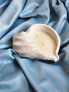Vela Aromática Concha Aura- em cimento branco