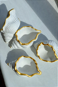 Porta Joias Caramujo em cimento branco - com borda colorida