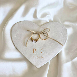 Porta Alianças Coração em Cimento Branco Personalizável