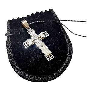 PINGENTE AÇO INOX PRATEADO CRUZ COM RELEVO ORAÇÃO RELIGIOSO