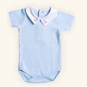 Body Bebê Menino Gola Bordada Manga Curta Azul Suedine 100% Algodão