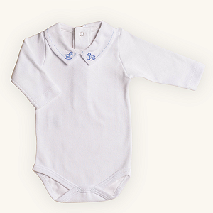 Body Bebê Menino Gola Bordada Manga Longa Branco Suedine 100% Algodão