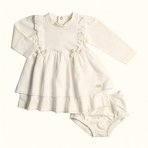 Vestido Bebê Batizado Off-White Meia Malha e Tricozinho Botão Strass