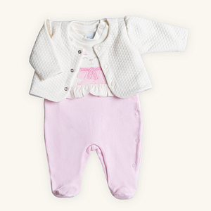 Macacão Bebê com Casaco Ursinha Macacão em Suedine Premium 100% Algodão e casaco em Matelassê