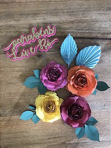 Topo de Bolo: Rosas de Papel coloridas com Nome