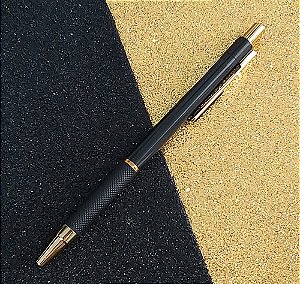 Caneta Cr45 Gold escrita preta Molin