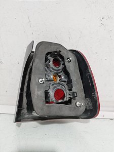 Lanterna lado esquerdo Polo sedan 2008 a 2016 original
