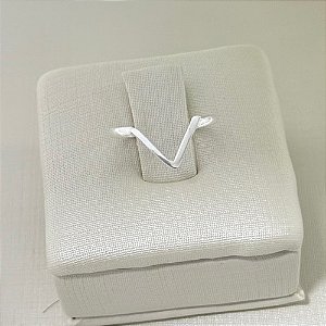 Anel V