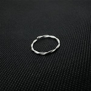 Piercing de Nariz Argola Retorcida Prata 925 Original Hipoalergênico – Brilho Delicado