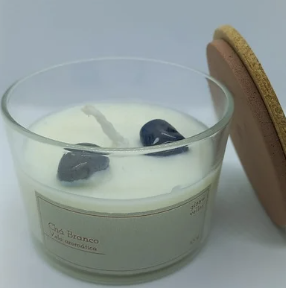 Vela aromática 100g  com pedras ametista azul chá branco
