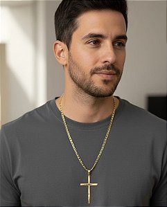 Corrente com elos retangular chato e crucifixo (BANHADO A OURO 18K)