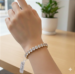 Bracelete com abertura Riviera zircônia redonda cristal (BANHADO A OURO 18k)