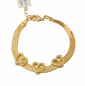 Pulseira fita laminada com pingente de três coração (BANHADO A OURO 18K)