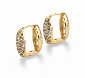 Argola retangular com lado cravejado de micro zircônia (BANHADO A OURO 18K)