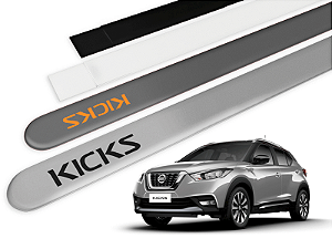 Jogo Friso Lateral Nissan Kicks 17/.. Ponta Redonda com Grafia - Tiger