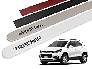 Jogo Friso Lateral Chevrolet Tracker 14/19 Ponta Redonda com Grafia - Tiger