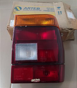 Lanterna Traseira Direita Tricolor Original Arteb - Fiat Prêmio (Direito/passageiro)