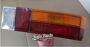 Lanterna Traseira Lado Direito Tricolor Lisa Arteb Hella C/ Logo VW - Passat