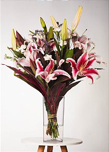BUQUÊ PREMIUM - LÍRIOS ROSAS PERFUMADOS