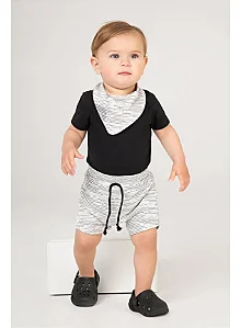 Conjunto Bebê com Body, Babador e Shorts