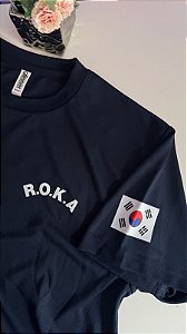 Camiseta R.O.K.A – Edição Importada da Coreia do Sul