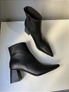 Bota Clarissa Preta
