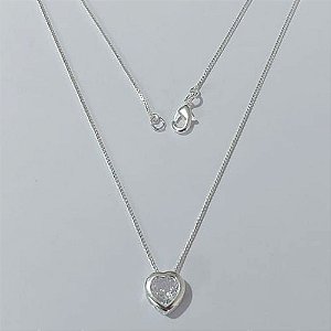 GARGANTILHA FOLHEADA A PRATA COM 50 MILÉSIMOS + VERNIZ DIAMOND - CORRENTE VENEZIANA PINGENTE CORAÇÃO COM ZIRCÔNIA CRISTAL 10MM PRGG000180