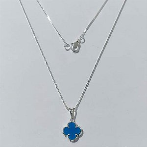 GARGANTILHA FOLHEADA A PRATA COM 50 MILÉSIMOS + VERNIZ DIAMOND COM CORRENTE VENEZIANA 45CM PINGENTE TREVO AZUL 10MM - FECHO LAGOSTA PRGG000471