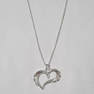 GARGANTILHA FOLHEADA A PRATA COM 50 MILÉSIMOS + VERNIZ DIAMOND COM CORRENTE 44CM CORAÇÃO VAZADO 35X29MM PRGG000535