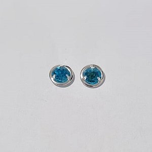 BRINCO FOLHEADO A PRATA COM 50 MILÉSIMOS + VERNIZ DIAMOND ZIRCÔNIA AZUL REDONDA 8MM PRBR000514