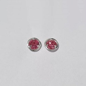 BRINCO FOLHEADO A PRATA COM 50 MILÉSIMOS + VERNIZ DIAMOND ZIRCÔNIA ROSA REDONDA 8MM PRBR000515