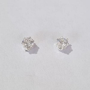 BRINCO FOLHEADO A PRATA COM 50 MILÉSIMOS + VERNIZ DIAMOND REDONDO COM ZIRCÔNIA CRISTAL 6MM PRBR000546